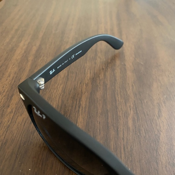 New Wayfarer Ray Ban Polarized Sunglasses - Picture 2 of 5